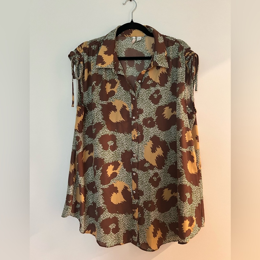 Cato Women’s Brown, Cream, Gold Patterned Sleeveless Blouse Full Button XL